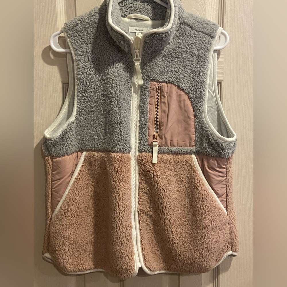 Womens color block Sherpa vest